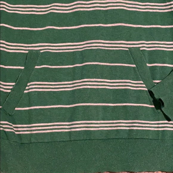 Bellevue Lightweight Hooded Sweater 